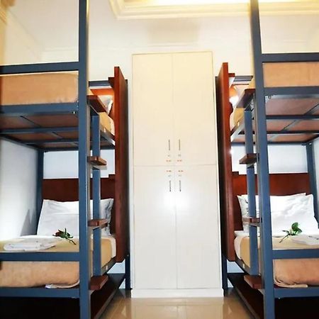 Townhouse Oak Vip Suites, Near Pnr Pasay Evangelista, Makati Manila Makati City Buitenkant foto