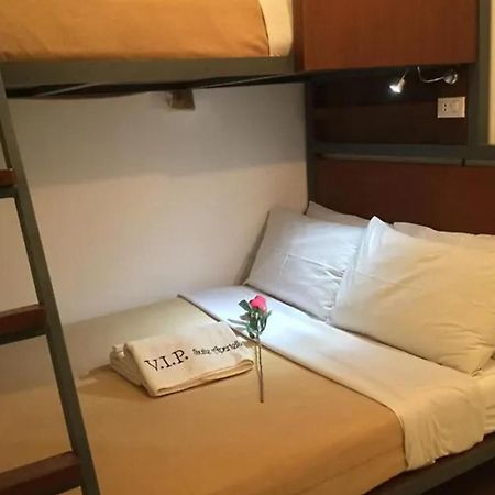 Townhouse Oak Vip Suites, Near Pnr Pasay Evangelista, Makati Manila Makati City Buitenkant foto