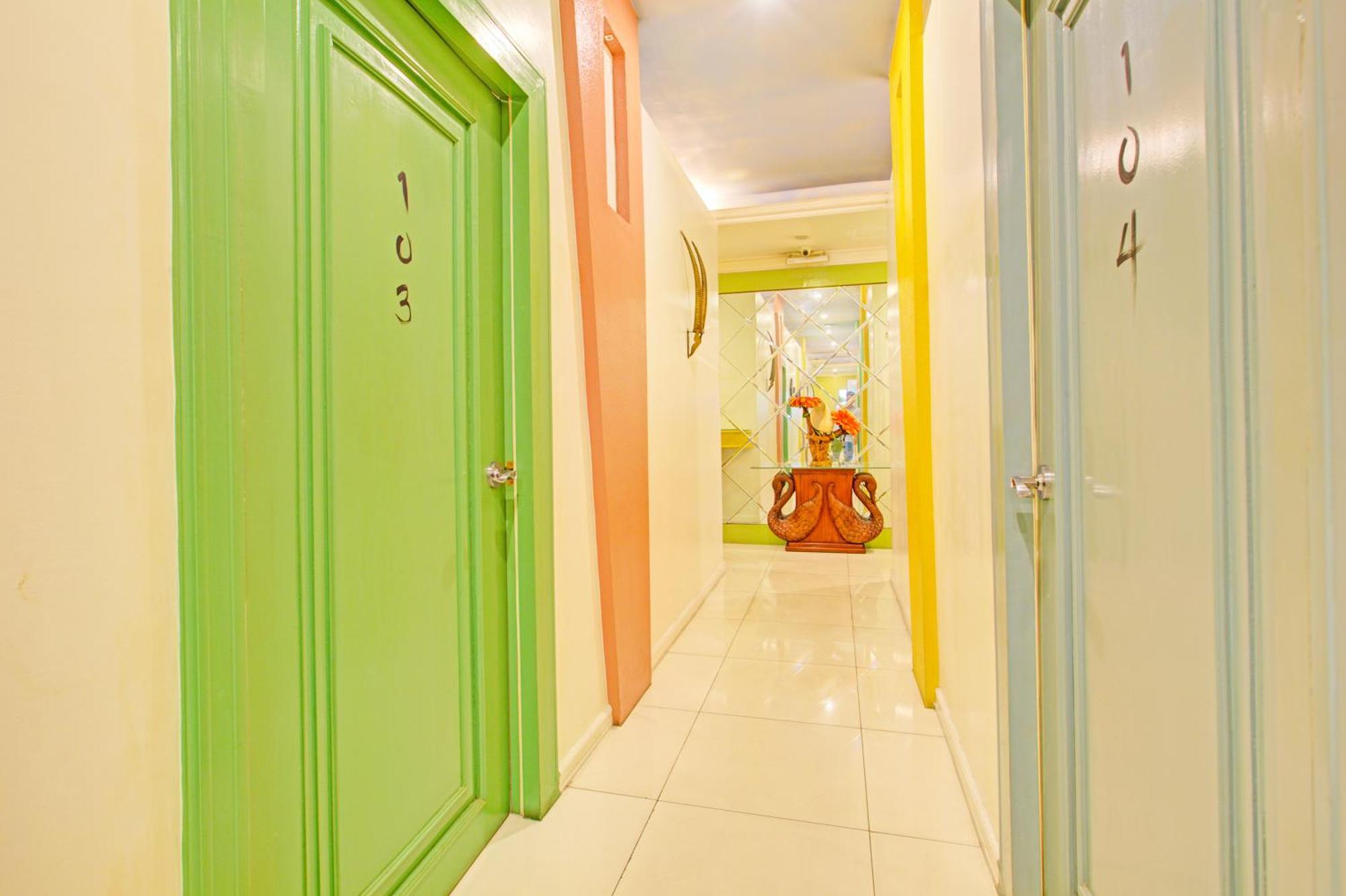 Townhouse Oak Vip Suites, Near Pnr Pasay Evangelista, Makati Manila Makati City Buitenkant foto