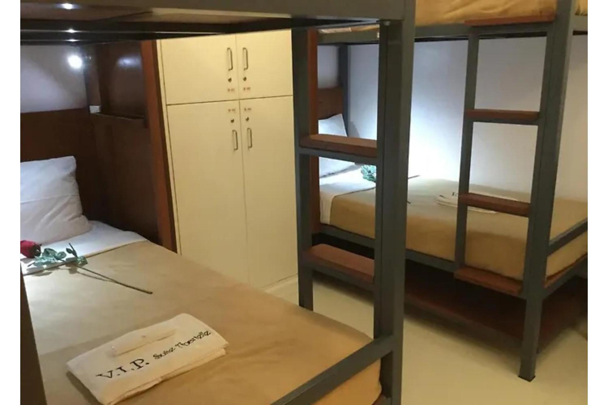 Townhouse Oak Vip Suites, Near Pnr Pasay Evangelista, Makati Manila Makati City Buitenkant foto