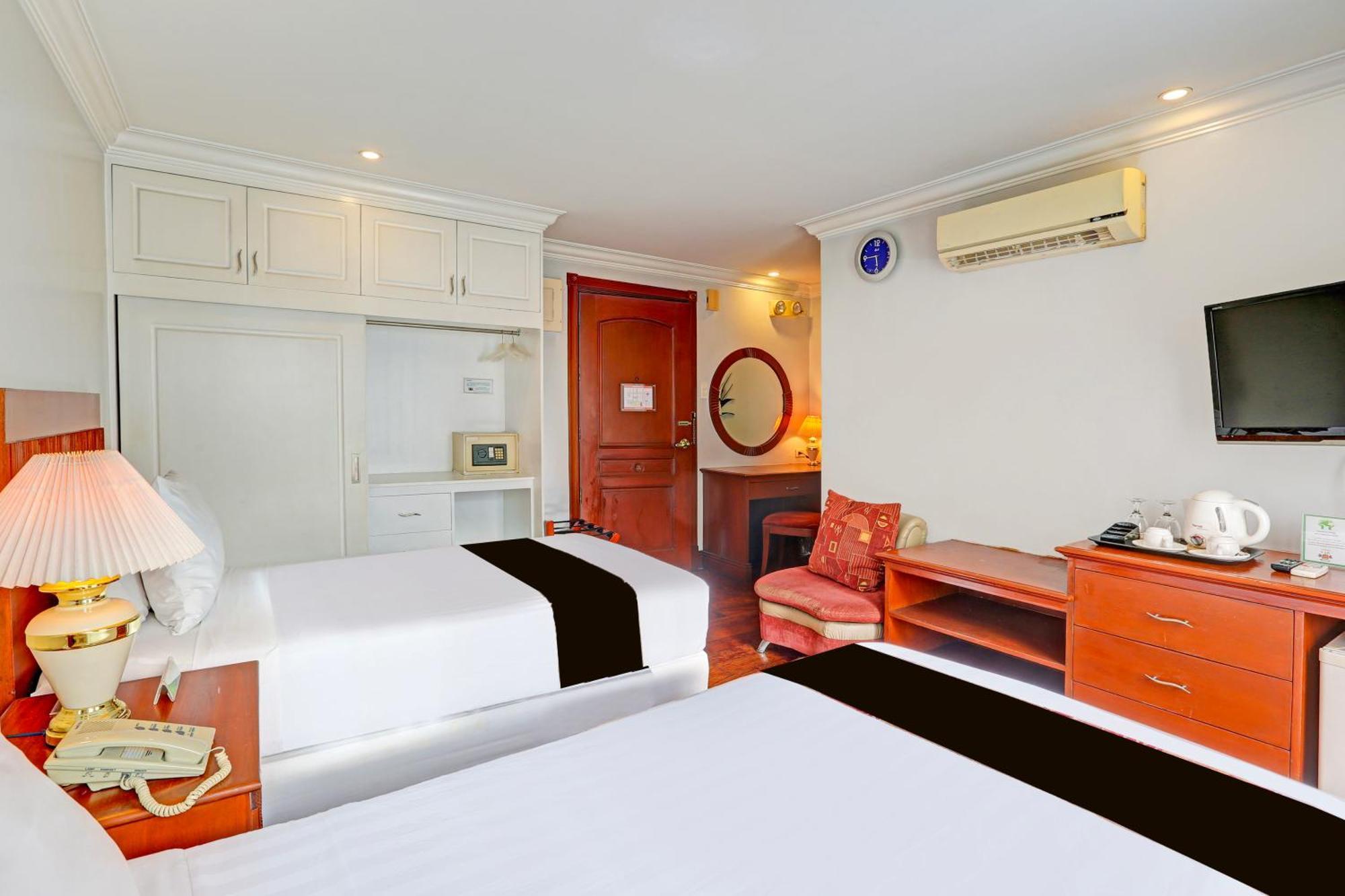 Townhouse Oak Vip Suites, Near Pnr Pasay Evangelista, Makati Manila Makati City Buitenkant foto