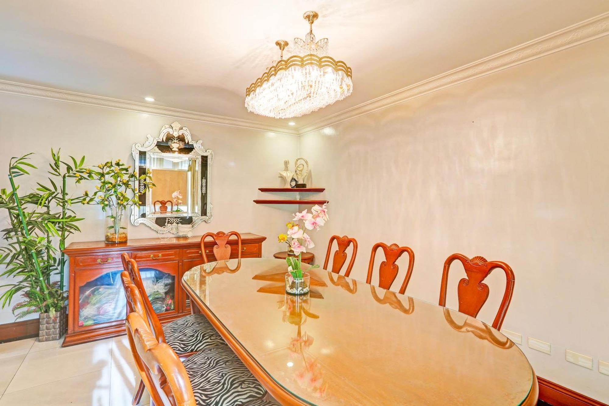 Townhouse Oak Vip Suites, Near Pnr Pasay Evangelista, Makati Manila Makati City Buitenkant foto